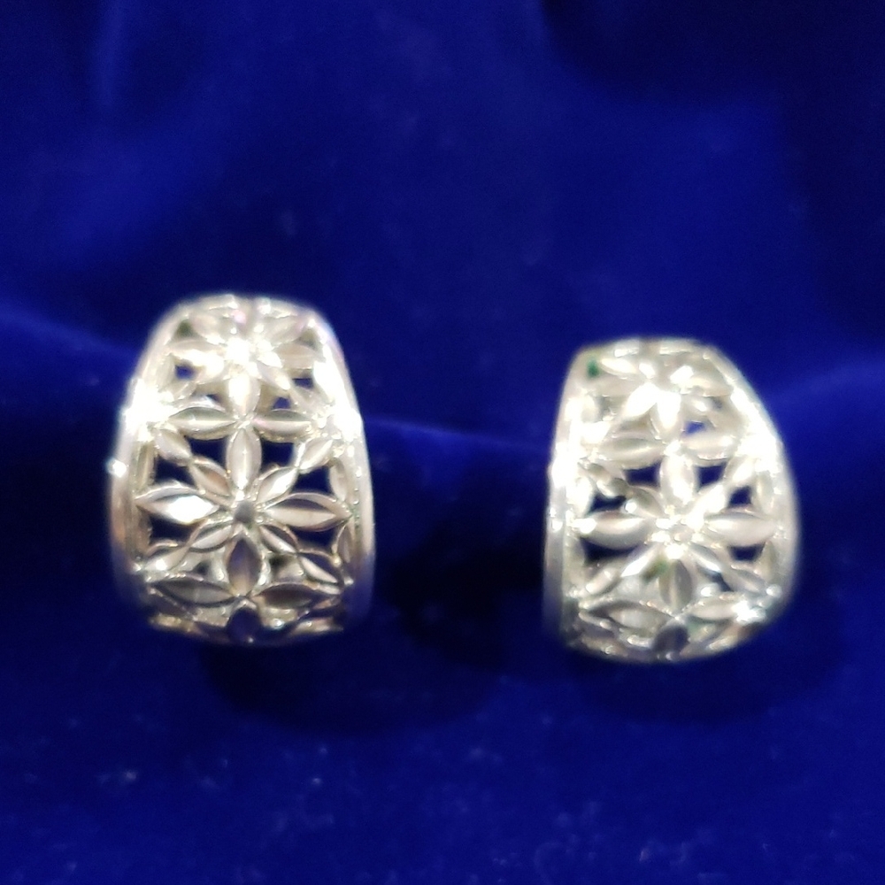 Elegant 925 Sterling Silver Floral Earrings
